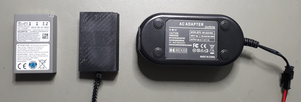 Vergleich des Akkus mit dem Adapter Vergleich des Akkus mit dem Adapter
